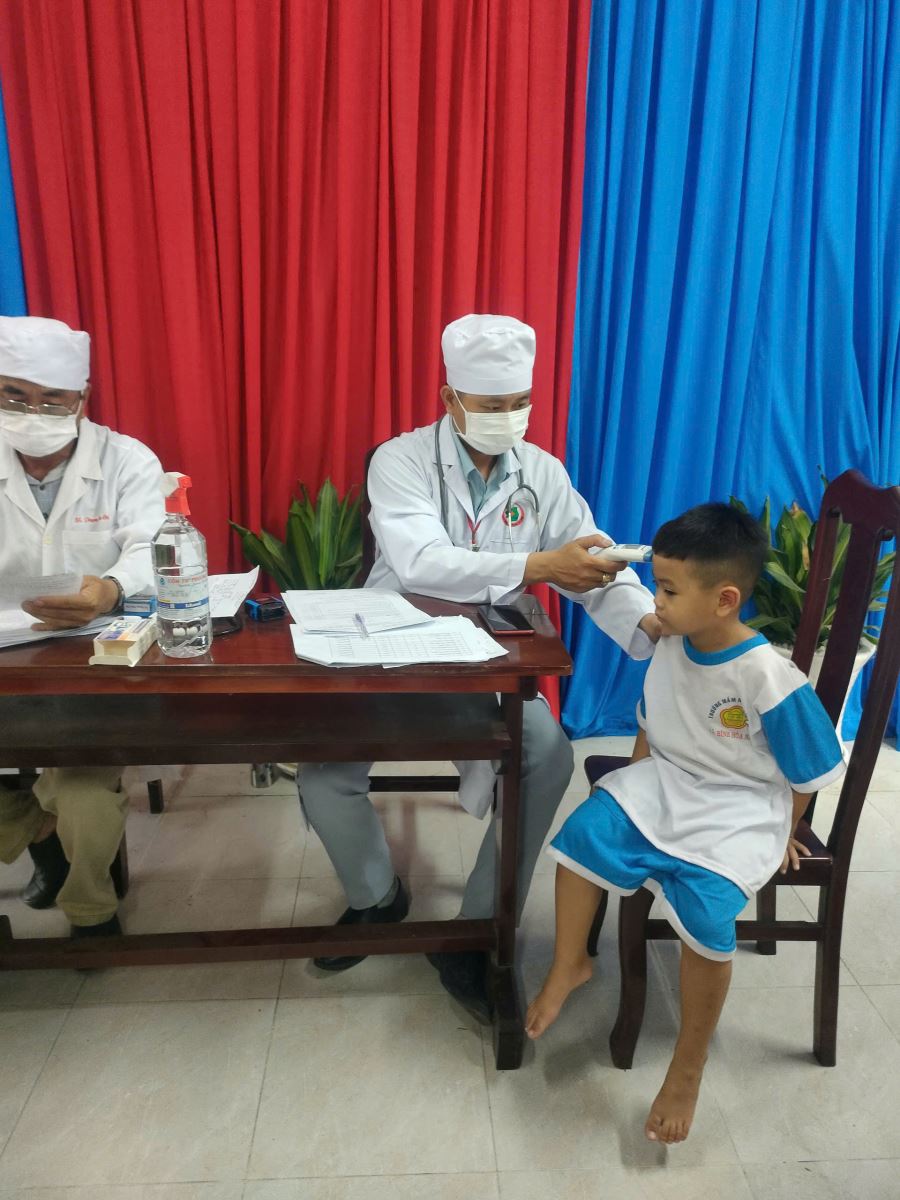 *TIÊM NGỪA SỞI TẠI TRƯỜNG MẦM NON BÌNH MINH**