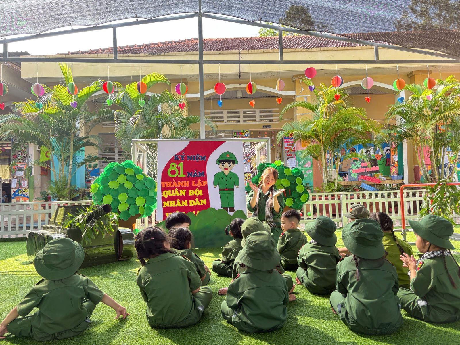 🇻🇳HOẠT ĐỘNG NGOÀI TRỜI: “BÉ TẬP LÀM CHÚ BỘ ĐỘI” CỦA CÁC BÉ TRƯỜNG MẦM NON BÌNH MINH🇻🇳